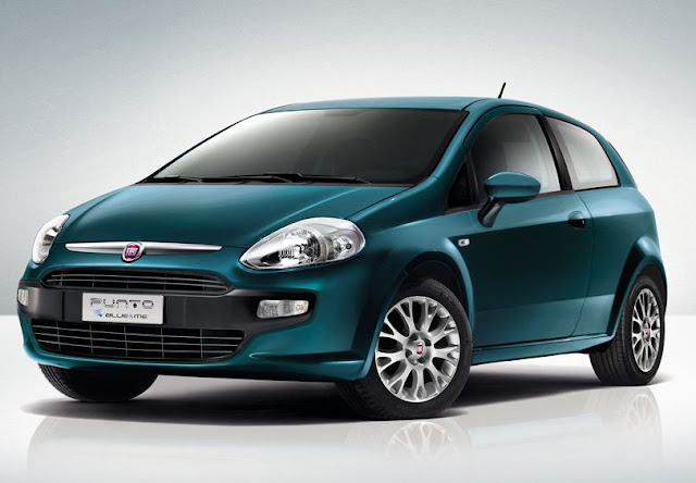 Fiat Punto, l'auto più venduta in Italia, in allestimento Blue&Me