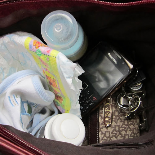 MUMMY'S HANDBAG