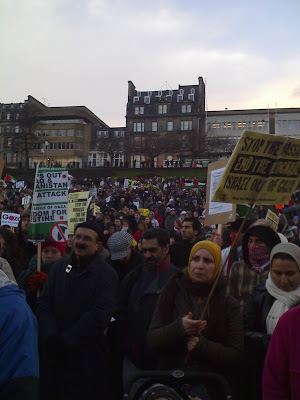 The crowd gather at the Ross Bandstand. © Stephen Glenn 2009