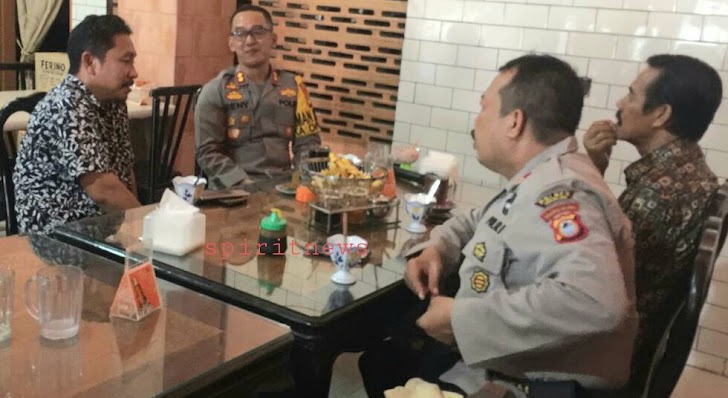 Makan Siang Bersama, Kapolres Takalar Ajak Insan Pers Tirut Menjaga Kamtibmas