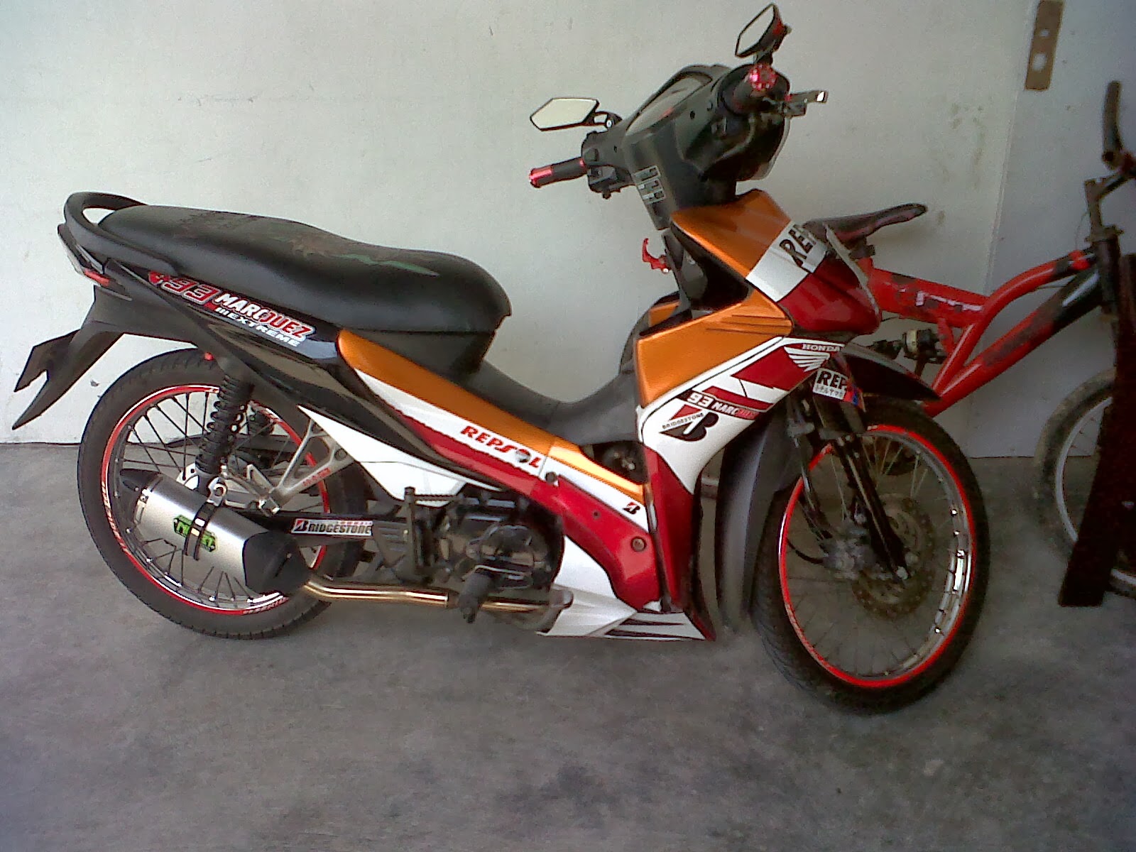 Modifikasi Absolute Revo 110cc Abs Revo Repsol 93 Mac Marquez