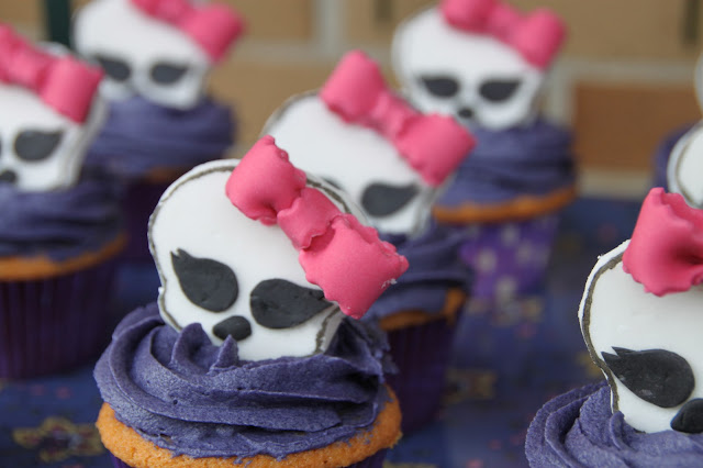 cupcakes-de-fresa, strawberry-cupcakes, monster-high-cupcake