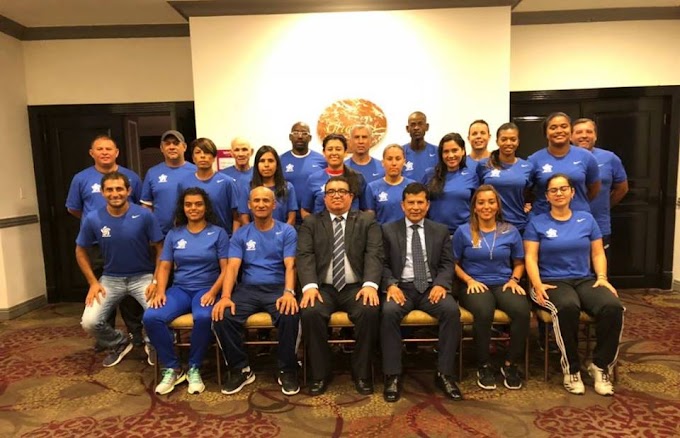 20 entrenadores asisten al curso de licencia C para fútbol femenino en Panamá