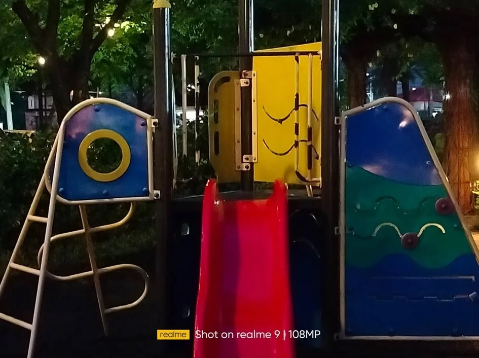 realme 9 Camera Sample - Playground, Night, 3x Zoom