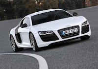 Audi R8 5.2 FSI quattro Pictures