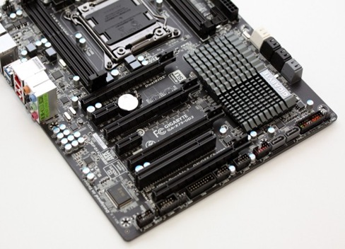 normal_Gigabyte-GA-X79-UD3_06