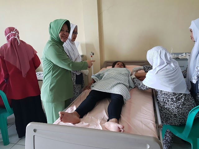 Ratusan Warga Serbu Pengobatan Gratis Koramil 03/Sukmajaya 