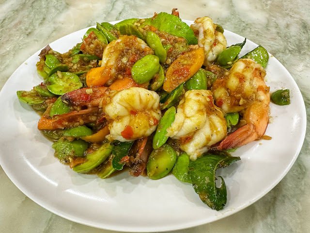 stir-fried prawns with stink beans at Beer Hima Seafood Restaurant, Bangkok, Thailand