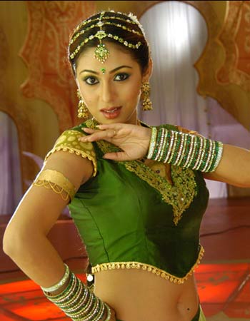 www.mirchiwoods.com,hot indian actress pictures,bollywood actress    pictures,southindian sexy actress
