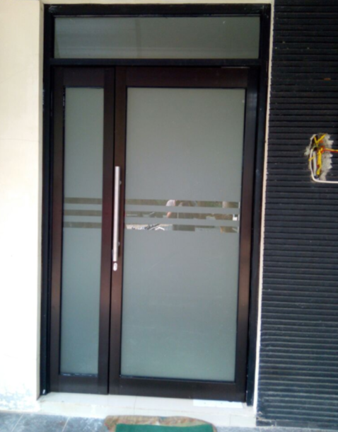 PINTU KACA