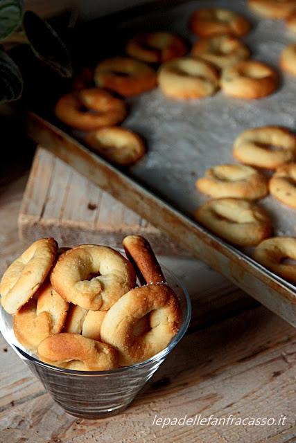 BISCOTTI ALL'ANICE