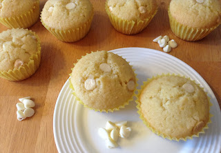 http://laurasbakingtalent.blogspot.com/2013/08/lemon-white-chocolate-muffins.html