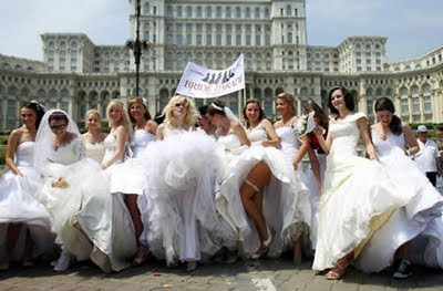 World Record for the largest bride parade