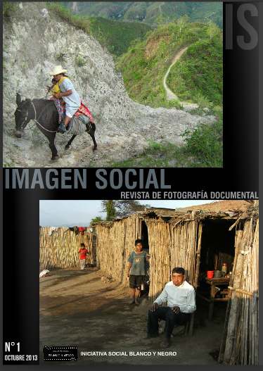 http://issuu.com/iniciativasocial/docs/imagen_social._revista_de_fotografi