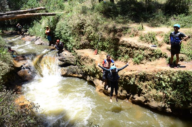 Paket Rafting Seru di Pangalengan Bandung Selatan - Zona Rovers Outbound