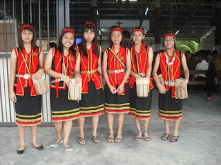 Skyliya^_^: Pagi Gawai 01-06-2012
