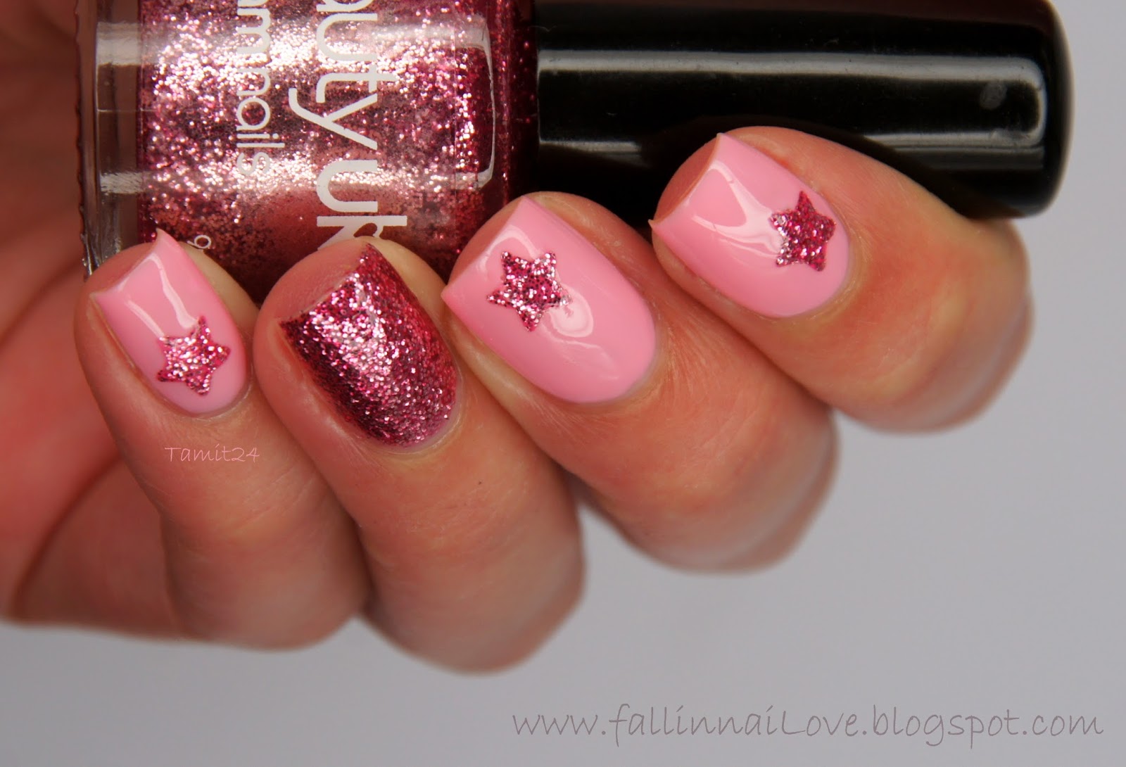 Twinkle Star Nails by Fall In NaiLove