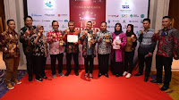 Bupati Indramayu Nina Agustina Sabet Penghargaan TOP Pembina BUMD Tahun 2022