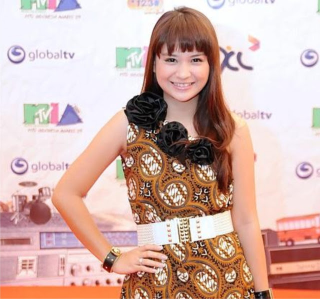 kumpulan Foto Cantik Artis Putri Titian,ricky1206.blogspot.com