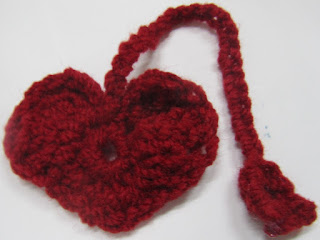 Sweet Nothings Crochet free crochet pattern blog ; photo of Heart 9 for Peyton Hearts Project;