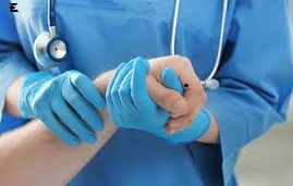'Smart' gloves that train surgeons
