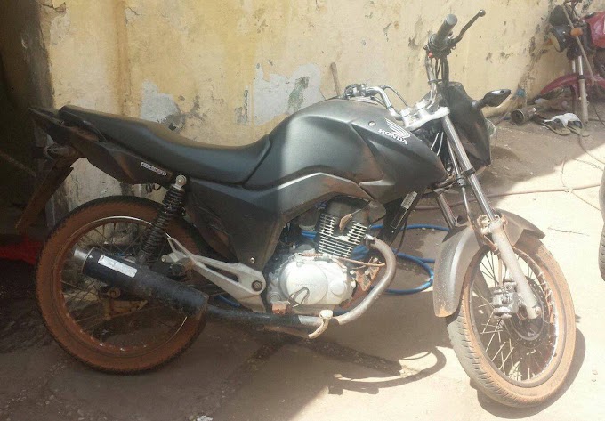 PRIMEIRA MÃO: Polícia Militar de Caxias recupera mais uma moto roubada