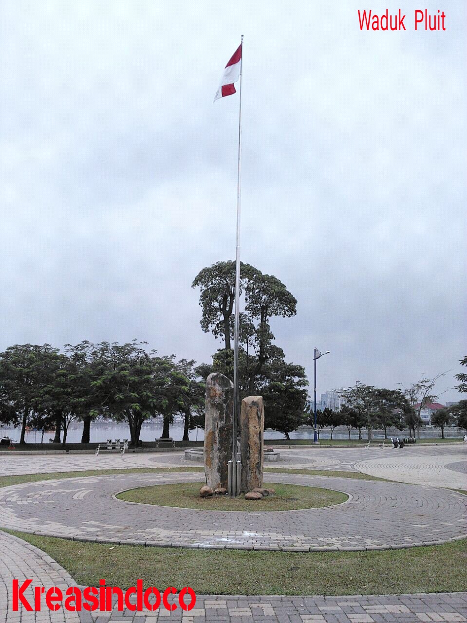 Penggantian Tiang Bendera Stainless Steel Di Waduk Pluit Jakarta