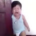 Bikin Gemes! Video Viral Anak Kecil Dengan Sengaja Menjepitkan Tubuhnya ke Pintu