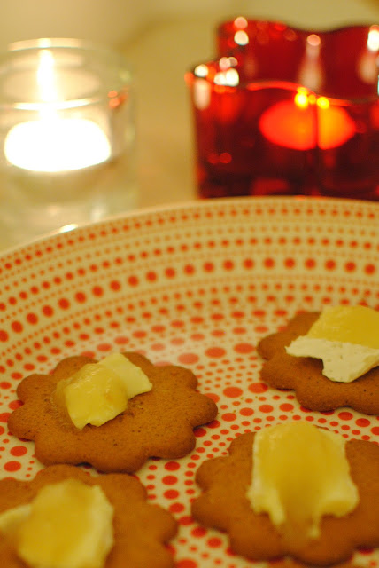 pepparkakor, brie, päron, recept