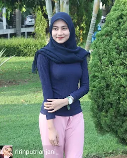 Hijabers cantik Ririn Putri Anjani