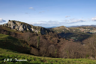 Olloniego y La Manzaneda desde El Padrún