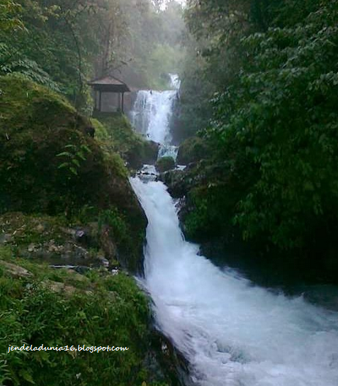 [http://FindWisata.blogspot.com] Air Terjun Gitgit, Wisata Pemandian Alam Yang Akan Bikin Kamu Gregetan Akan Pesona Alamnya 