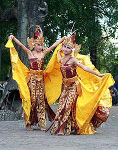 10 Tarian Tradisional berpasangan dari Bali