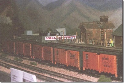 404514773 Dad's Layout in Winter 2005
