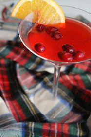 easy cranberry cocktail- great for thanksgiving dinner or holiday parties!