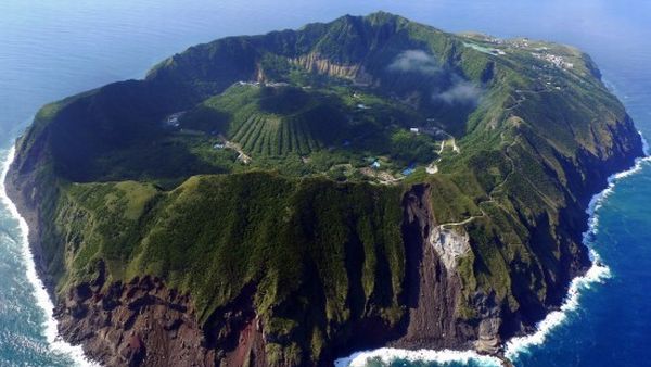 Sebuah Desa di Tengah Gunung Berapi