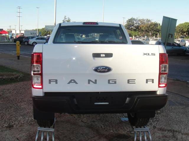 Nova Ford Ranger XLS Cabine Dupla 2.5 Flex 2013 - branca