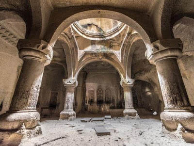 Interior Monasterio de Geghard