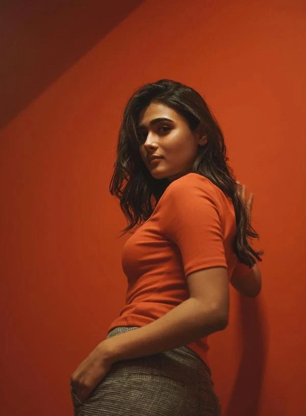 Shalini Pandey hot actress arjun reddy