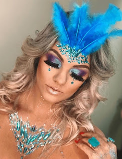 maquiagem-carnaval-pedraria-azul