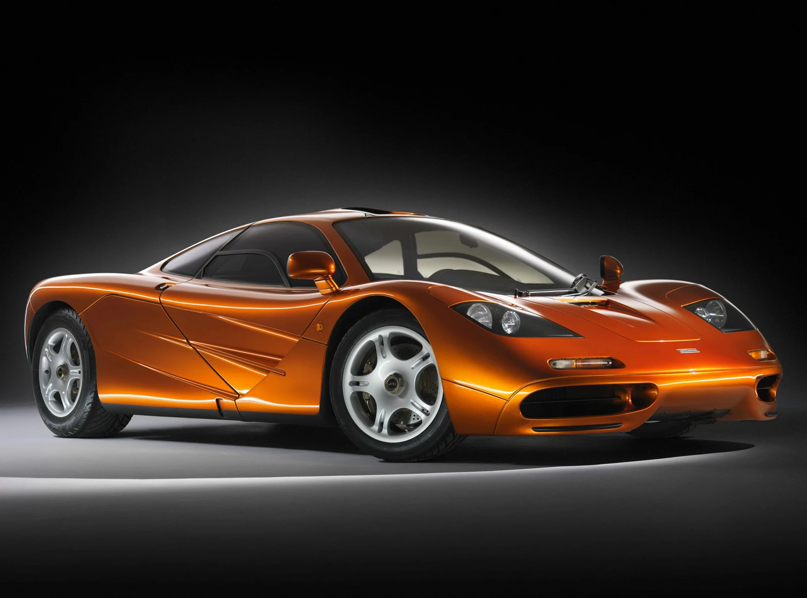 Huyền thoại McLaren F1 sinh nhật lần thứ 24