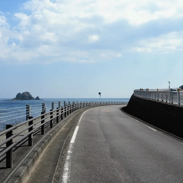 伊東川奈八幡野線　手石島