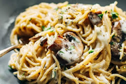 creamy garlic herb mushroom spaghetti