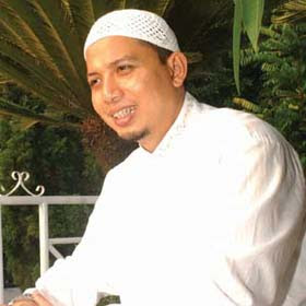 Ceramah Ustadz Arifin Ilham  Download MP3