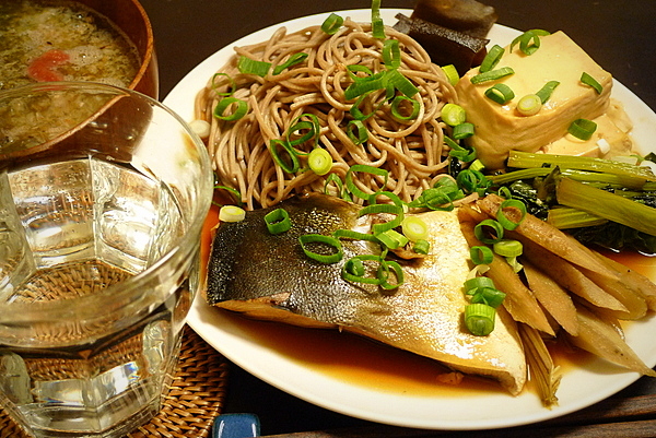 おっさんひとり飯 旧サイト ハマチかま煮付けと蕎麦のワンプレート