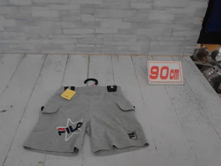 中古品　子供服　90㎝　FILA　グレー　ハーフパンツ　398円