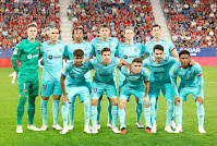 F. C. BARCELONA. Temporada 2023-24. Marc-André Ter Stegen, Oriol Romeu, Jules Koundé, Andreas Christensen, Frenkie De Jong, Robert Lewandowski. Lamine Yamal, Sergi Roberto, Gavi, İlkay Gündoğan y Álex Balde. CLUB ATLÉTICO OSASUNA 1 🆚 F. C. BARCELONA 2 Domingo 03/09/2023, 21:00 horas. Campeonato de Liga de 1ª División, LaLiga EA Sports, jornada 4. Pamplona, Navarra, Estadio El Sadar: 21.966 espectadores. GOLES: ⚽0-1: 45+1’, Jules Koundé. ⚽1-1: 76’, Chimy Ávila. ⚽1-2: 85’, Robert Lewandowski, de penalti.