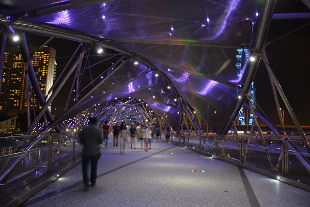 Singapore by night walking bridge