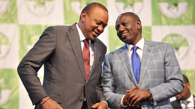  Kenyatta ajipanga kumkabidhi Ruto ‘mikoba’