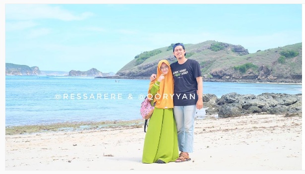 Foto Ressa Rere dan Ryan Qory di Pantai